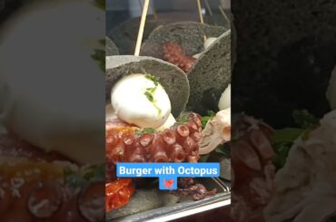 Burger with Octopus in Italy! #italy #food  #italystreetfood #streetfood #bari #italianfood