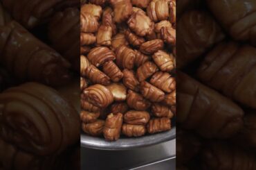 Here's how these chefs cook for 10,000 office workers. #lunch #bigbatches #food