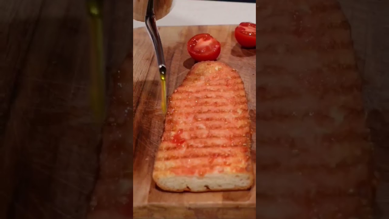 brushed tomatoes bruschetta Italian recipe #shorts brushed tomatoes bruschetta Italian recipe #shorts