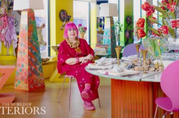Touring Dame Zandra Rhodes’ Radiant London Penthouse | Visitors’ Book