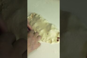 #Pizza pocket with onions tomatoes ham and cheese #snack #Italian food  #partyfood #kitchen #shorts