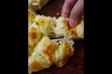 Fluffy and Soft, Cheese Garlic Bread Recipe | A delicious and simple recipe that everyone will love