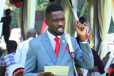 OBUBAKA BWA HE BOBI WINE MUKUZIKA MUNA NUP EYAFFIRA MUKABENJJE !!!