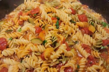 Easy Pasta Dinner! Italian Grandma's Old Recipe. Tomatoes, Veggies, Basil + #italianrecipe