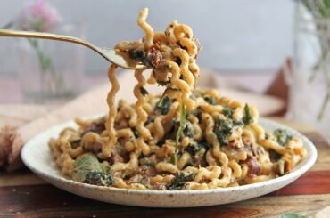 10 Minute Creamy Pasta Recipe - Laura Vitale
