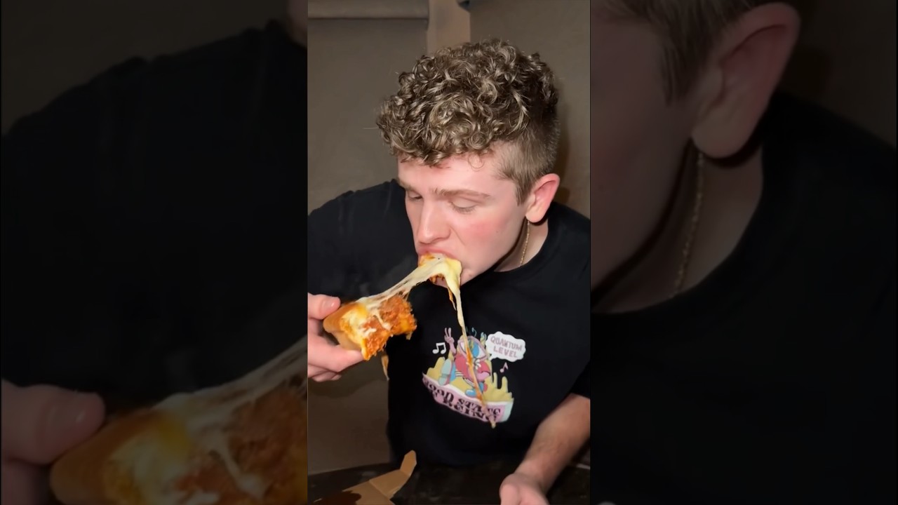 Eating Chicago Oven Grinders Pizza Pot Pie and doing a cheese pull test! Eating Chicago Oven Grinders Pizza Pot Pie and doing a cheese pull test!