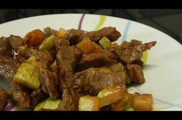 Italian cuisine. Meat with zucchini. Carne con zucchine.