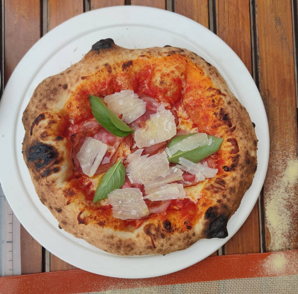 Homemade pizza sunday session with Ooni koda 16