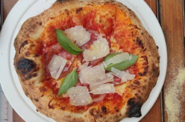 Homemade pizza sunday session with Ooni koda 16