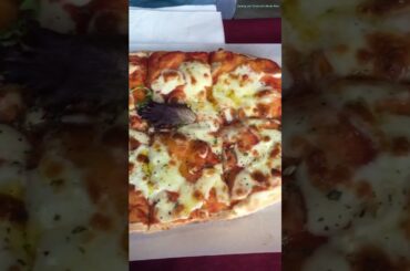 Italian Food #tomatosalad #spaghetti #margaritapizza #pizza #shorts #youtuber