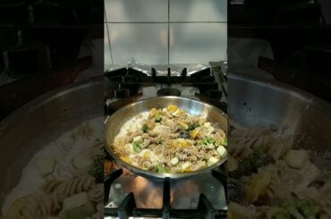 #vegetarian #creamy #pasta #quinoa  #recipe #shorts