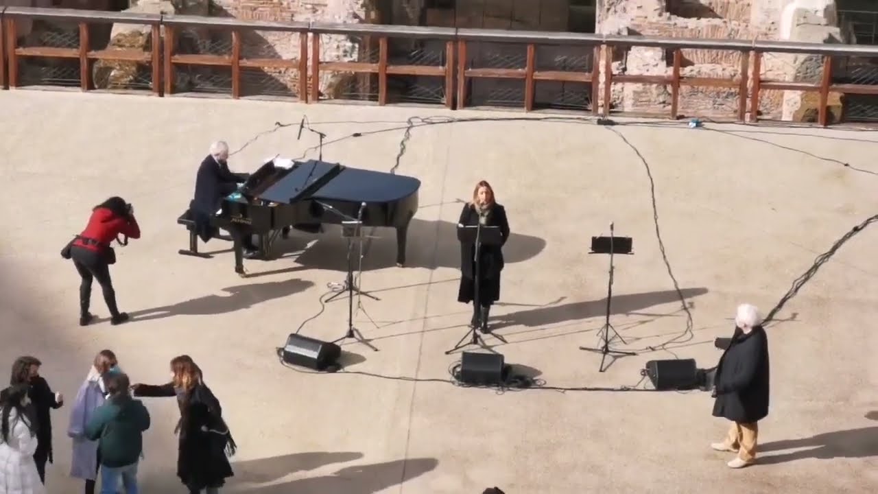 Sensational Singing At The Colosseum Sensational Singing At The Colosseum