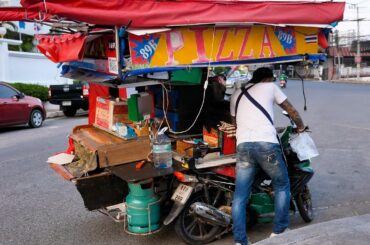 Amazing Italian pizza motorcycle truck and friendly Italian chef | thai street food
