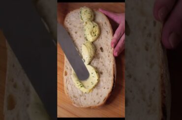 The best Chees Garlic Bread Recipe ever #shorts #zanusworld