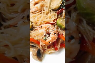 BUTTERY GARLIC ANGEL HAIR PASTA WITH TENDER SHRIMP & VEGGIES! #shorts #foodlover #foodie #food #asmr