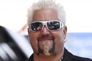 How Fans Can Tell When Guy Fieri Doesn't Like What He's Eating
