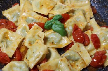 HOMEMADE ITALIAN RAVIOLI | PASTA DINNER RECIPE | PASTA RECIPE | RICOTTA PARMESAN AND RICOTTA RAVIOLI