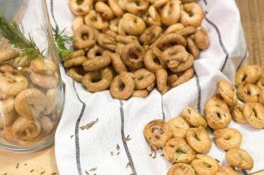 4 Delicious And Crispy Italian Bagel (taralli) Recipes For Your Aperitif!