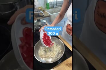 Pasta Pronta in 10 Minuti Maccheroni con cipolla fresca e guanciale gustosa  e veloce #shorts