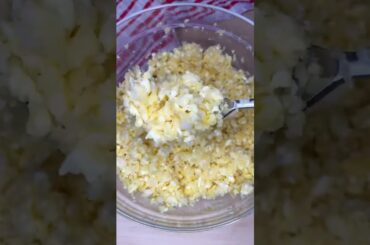 "Amazing Flourless Cauliflower Pizza: Just 3 Ingredients, Low Carb, and Delicious!