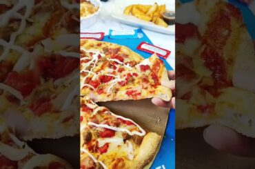 Domino's New Italian pizza unboxing taste #dominos #pizza