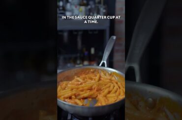 Make pasta alla vodka in just 10 minutes #food #cooking #recipe #pasta