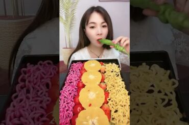 Mukbang ASMR Food Dining Frenzy with UnCool Dave: Vietnamese-Italian Fusion Show