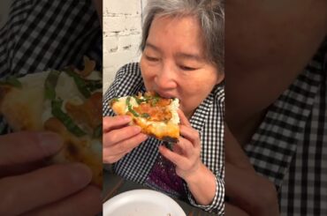 Our quest to try all best pizza spots continues. #pizza #foodreview #restaurantreview