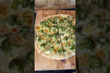 Broccoli Pizza - Inside Out #food #cooking #disneyrecipes #foodie