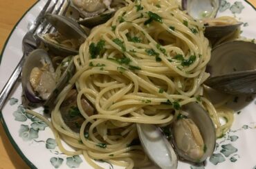 Homemade spaghetti alle vongole