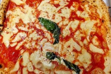 Margherita from L'Antica Pizzeria da Michele (not worth the waiting)