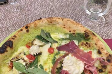 Pizza with pesto, ricotta and prosciutto at Lombardi, Napoli