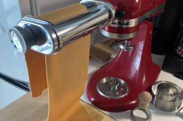 Tomato pasta dough, stuffed with eggplant, sundried tomatoe and lemon zest filling.