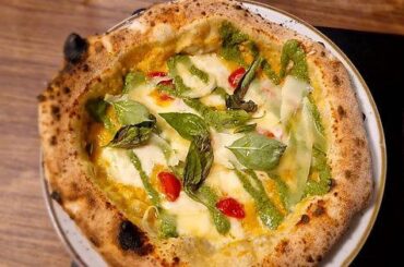 Pizzeria Regina Farina (after 7 days in Napoli, this is my winner)