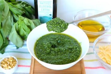 CLASSIC PESTO RECIPE | HOW TO MAKE PESTO | MAKE YOUR OWN PESTO AT HOME