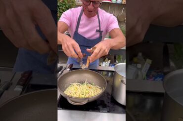 Spaghetti alle Vongole #chefmaxmariola #shorts