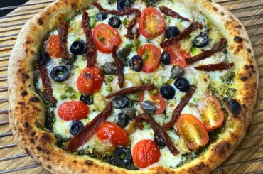 New to the group. American living in Thailand making Sourdough Neapolitan style pizzas I learned to make in Sorrento ❤️🇮🇹