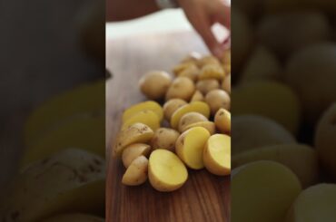 I cooked an entire meal for my non-vegan mother in law #vegan #cookingvlog #recipe