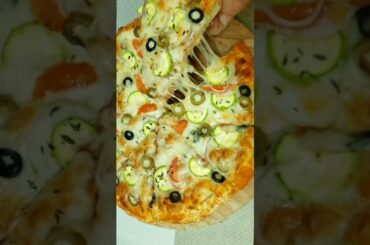 Italian pizza / How to make vegetable pizza / Easy and delicious pizza #shorts