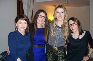 Vlogmas in Italy: Christmas Dinner Party With Colleagues from Work!