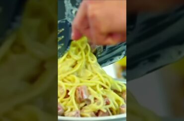 #pastawithwhitesauce #italian #food #recipe #delicious #villfood #easy #viralvideo #cookingrecipes