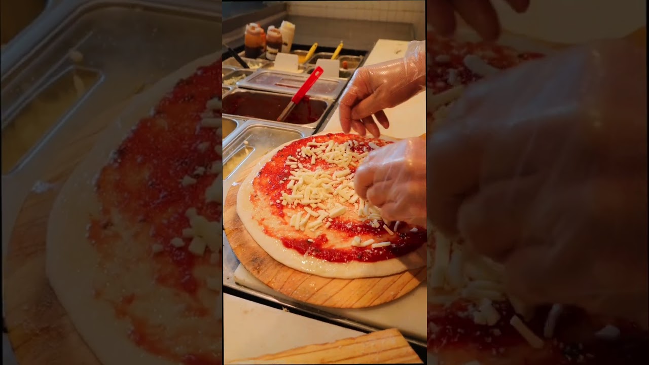 How To Properly Cook a Pizza #shorts How To Properly Cook a Pizza #shorts