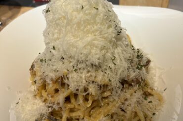 Spaghetti alla bolognese that’s served with the correct amount of cheese by default