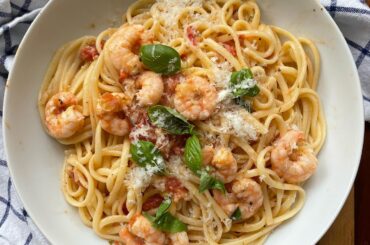 Prawn linguine with fresh tomatoes