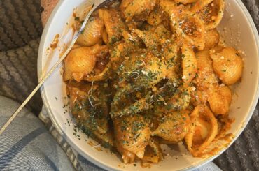 Followed a recipe to make this mushroom pasta and it turned out surprisingly well considering my limited cooking skills!