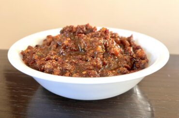 I made sun-dried tomato mint pesto paste. I thought I’d miss basil but this turned out really good! Something different. Went well with pasta.