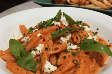 Penne with tomato cheese sauce
