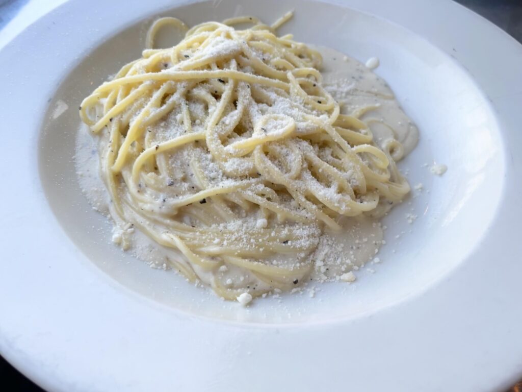 Spaghetti cacio e pepe