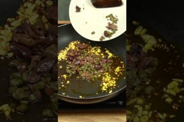 EASY VEGAN Puttanesca PASTA Recipe #shorts