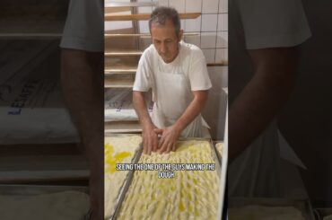 Best Food in Genoa Italy : Farinata at Antico Forno della Casana